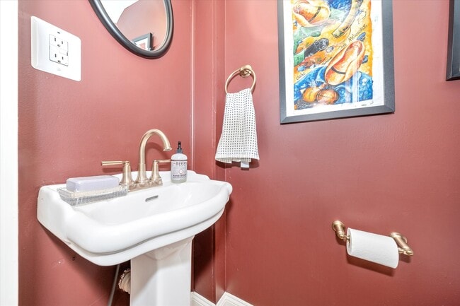 Foto del edificio - 15 E 5th St