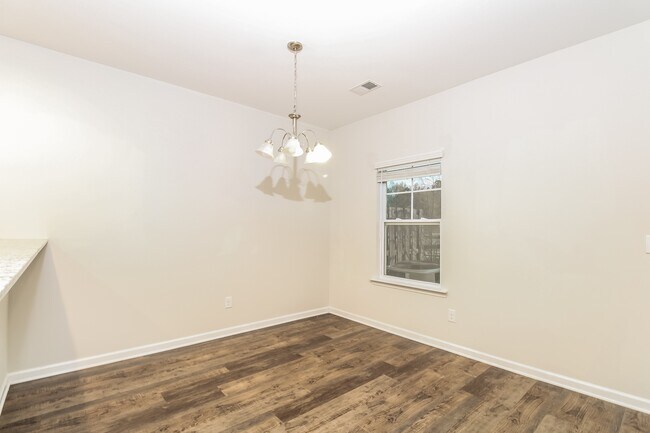Foto del edificio - 2944 Old Field Rd