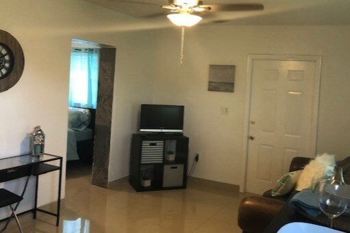 Foto principal - 6630 SW 44th St