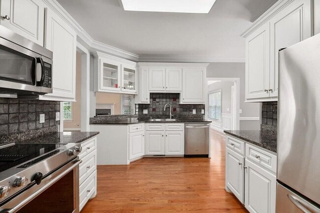 Foto del edificio - AVAILABLE NOW: 4 Bed 3.5 Bath in Coosaw Cr...