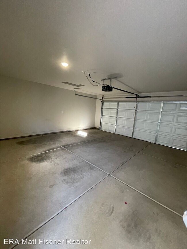Foto del edificio - 3 br, 2 bath House - 319 E. Crane St.