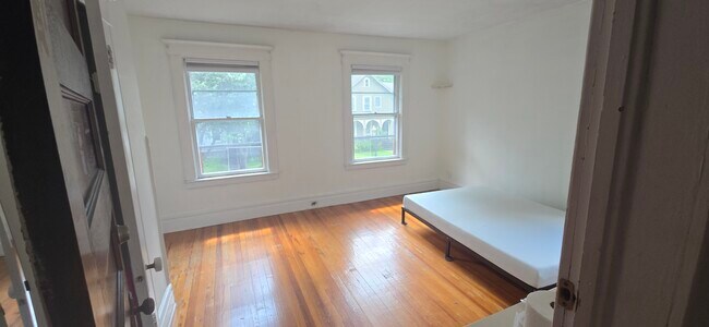 Foto del edificio - 33 Cottage St