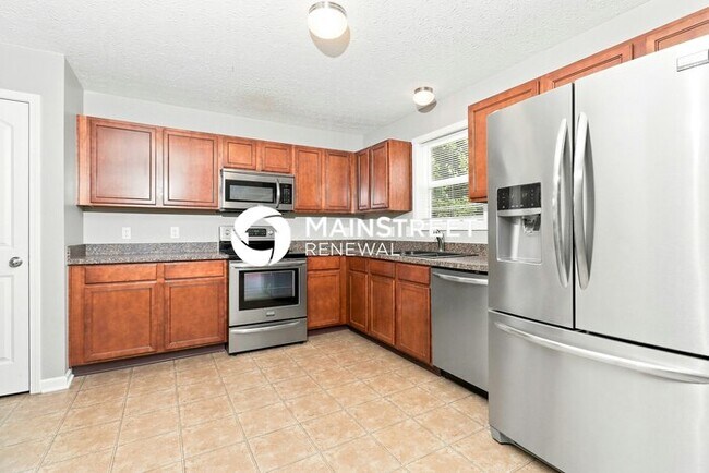 Foto del edificio - 4 Bedroom Pet-Friendly Home in Lancaster, OH with Main Street Renewal