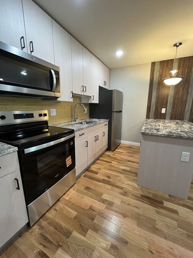 Photo - 6122 Walnut St Apartment