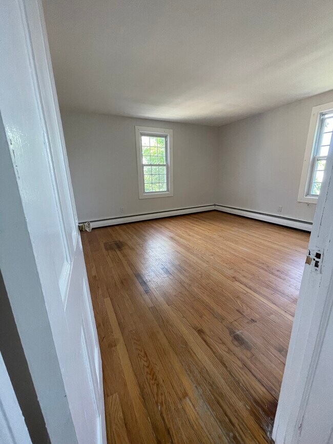 43 Henry St, Kings Park, NY 11754 Apartments in Kings Park, NY