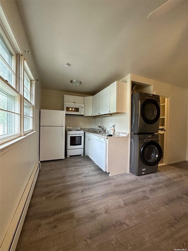 11 The Outlook, Glen Cove, NY 11542 House Rental in Glen Cove, NY