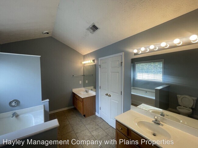 Foto del edificio - 3 br, 2.5 bath House - 1053 Birch Cir