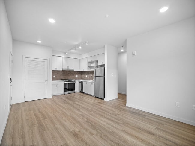 Building Photo - Sixty20 on 4th