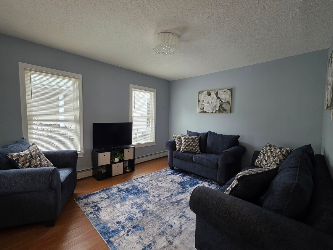 Photo - 480 E Main St (Norwich, CT)
