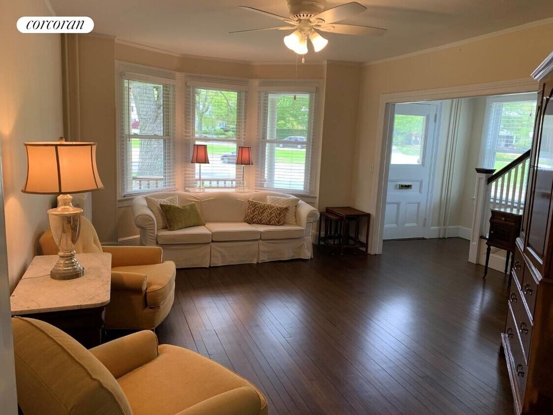 30 Pantigo Rd, East Hampton, NY 11937 House Rental in East Hampton