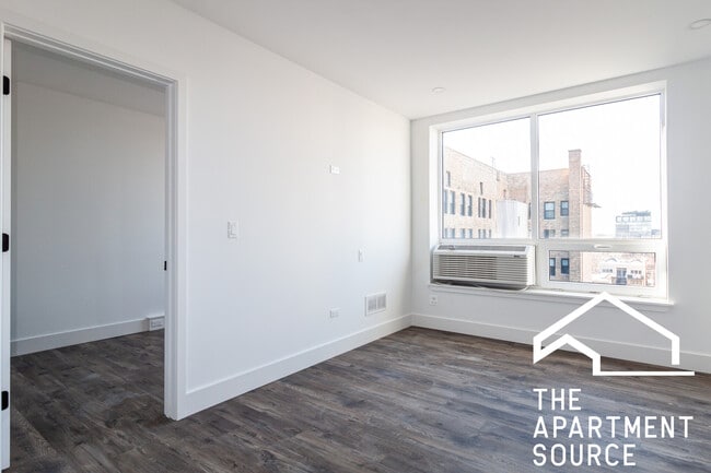 Building Photo - 941 W Carmen Ave