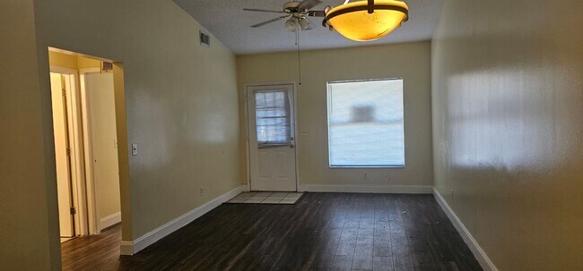 Building Photo - Beautiful Villa in Kissimmee