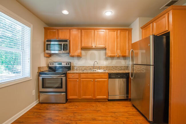 Foto del edificio - 2145 Bolton Rd NW