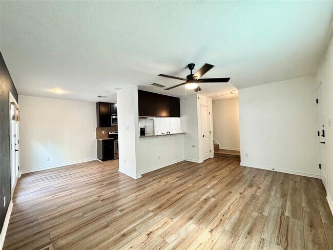 Foto del edificio - 6700 Cooper Ln