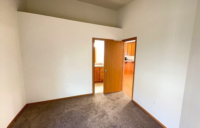 Building Photo - 620-622 Ecols St S Monmouth, OR 97351