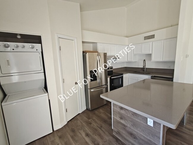 Building Photo - 3049 Avenida Destino