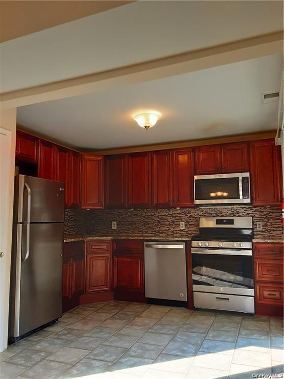 Foto del edificio - 3410 Whispering Hills Dr