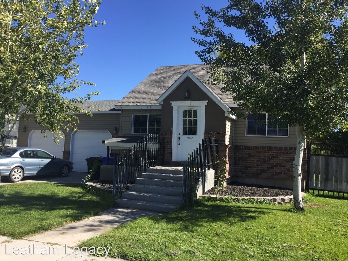 Primary Photo - 120 N 1st E