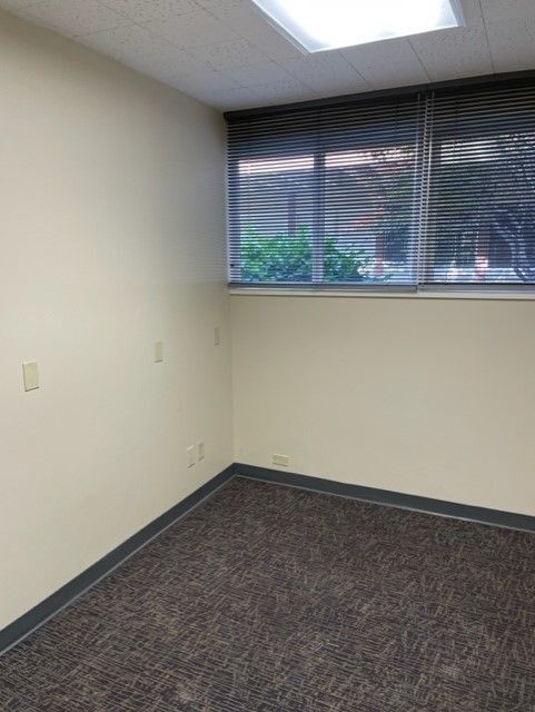 Foto del edificio - 681 Oak Grove Ave