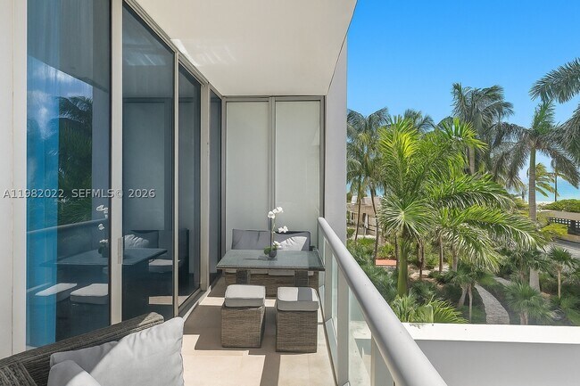 Foto del edificio - 6799 Collins Ave
