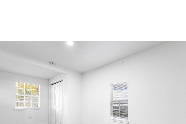 Building Photo - 3537 S Laredo St