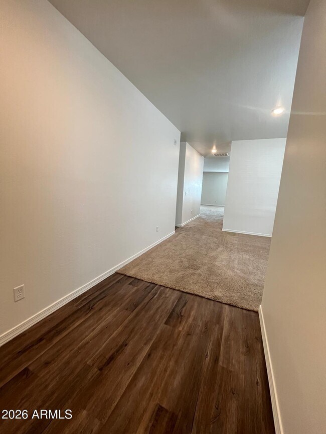 Foto del edificio - 19577 W Badgett Ln