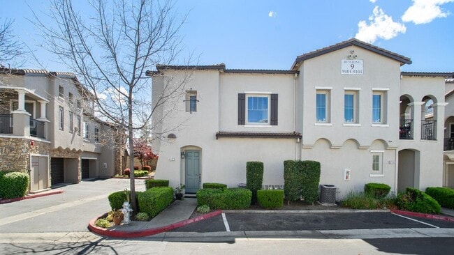 Luxury living at Artisan Square in Natomas! - Luxury living at Artisan Square in Natomas! Townhome