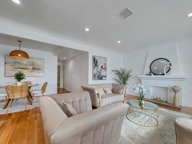 Foto del edificio - 4523 Saturn St