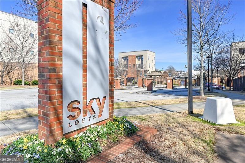 Foto principal - 898 Oak St SW