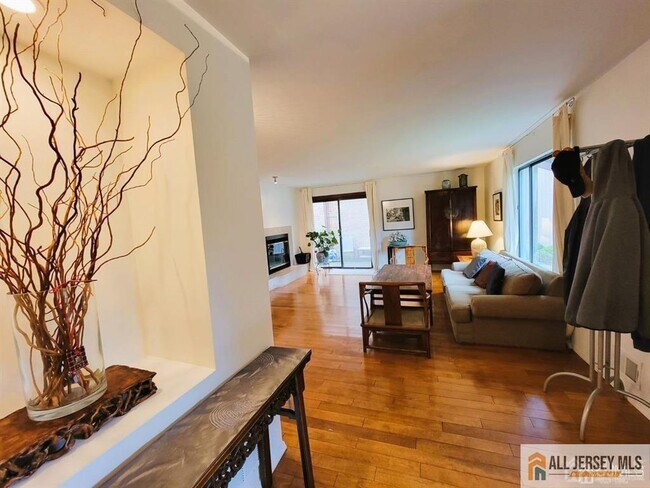 Foto del edificio - 41 Ardsley Ct