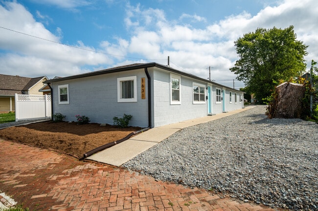 Building Photo - 1631 Columbia Ave