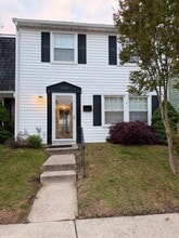 Building Photo - 1703 Greentree Ct