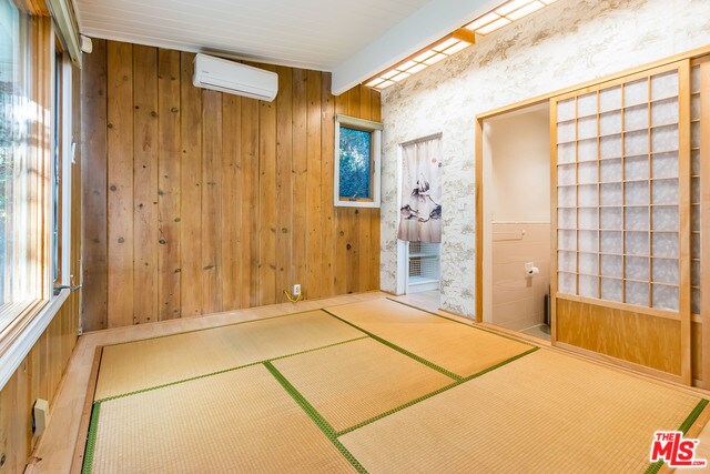 Habitación con colchonetas Tatami pisos - 9837 Easton Dr