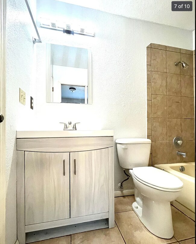 Foto del edificio - 419 1/2 Pleasant Hollow Ct