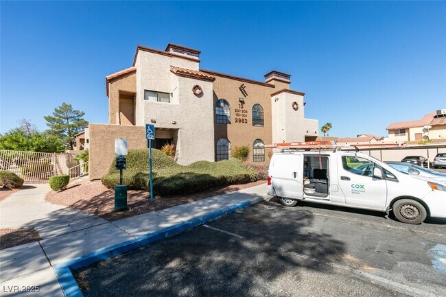 Foto del edificio - 2963 Juniper Hills Blvd