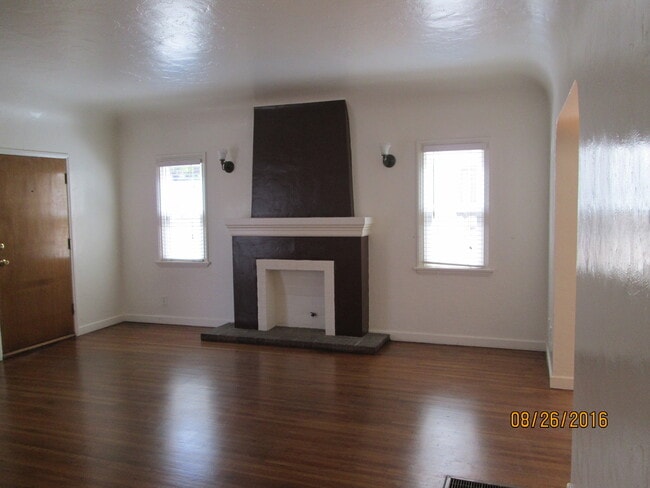 Building Photo - 179