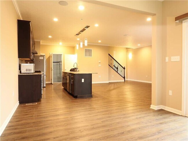 Foto del edificio - 605 Alessia Ct