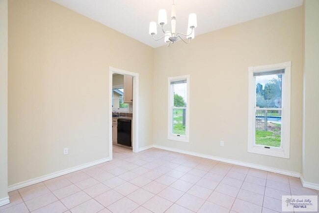 Building Photo - 709 Avenida Morelos