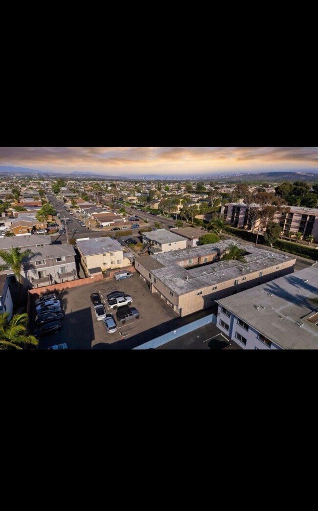 Foto del edificio - 1472 Iris Ave