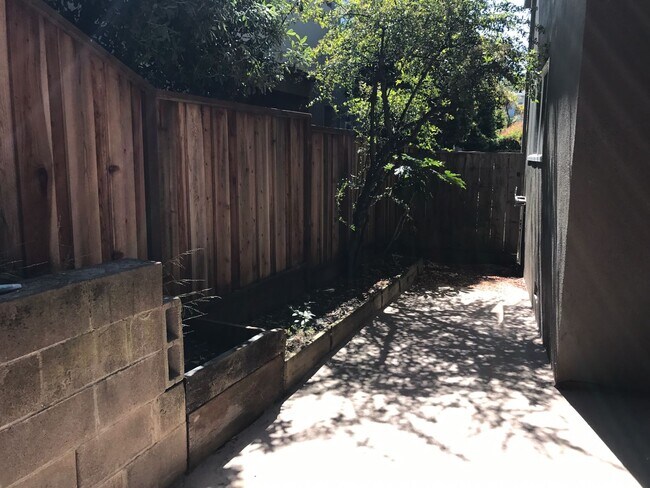 Building Photo - 3235 Glendora Drive