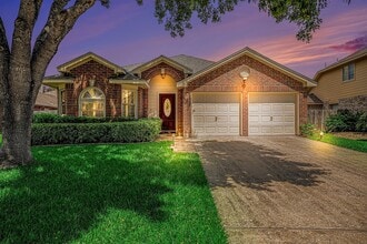 Building Photo - 618 Bay Oaks Dr
