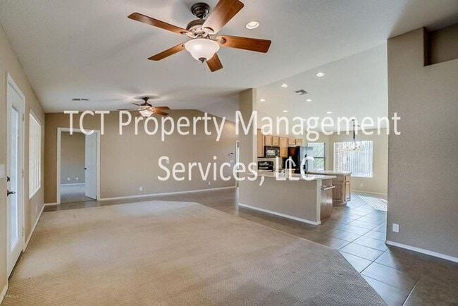 Building Photo - 55+ COMMUNITY, Beautiful Home with Two Mas...