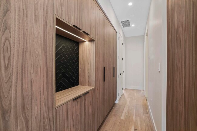 Foto del edificio - 26 1st Pl