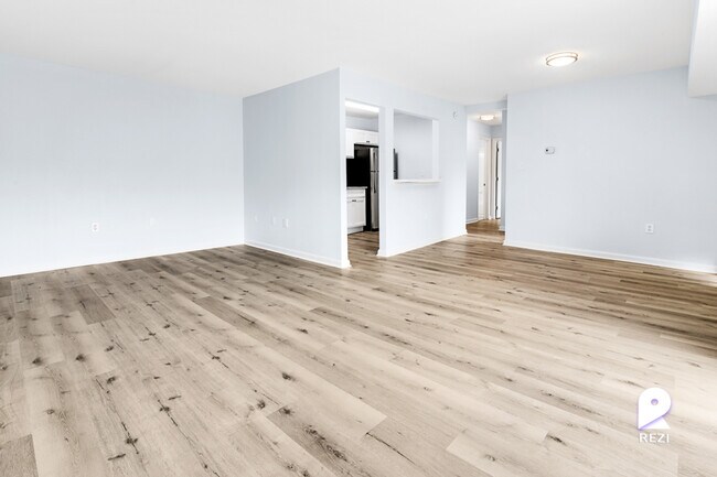 Foto del edificio - 6439 Hil-Mar Dr