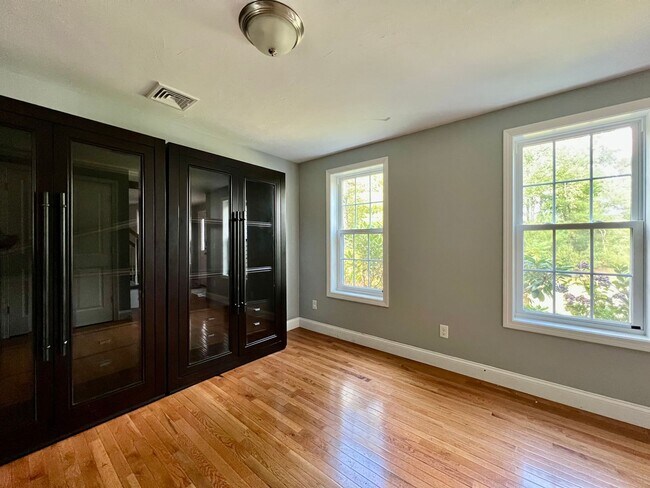 Foto del edificio - AVAIL. NOW: 3 BED/2.5 BATH SINGLE FAMILY (...