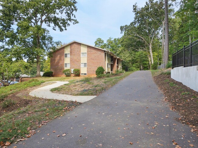 Building Photo - Chatham Forest Apartments