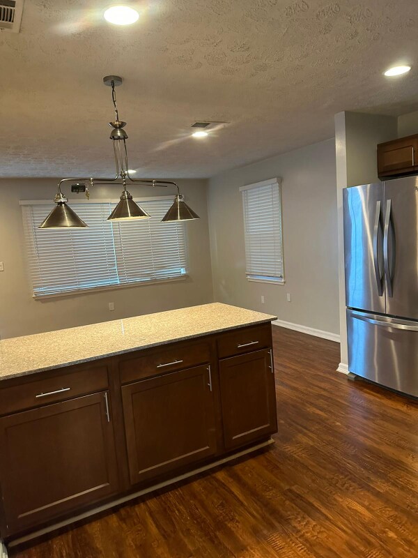 Foto principal - 6527 Rainbow Ln
