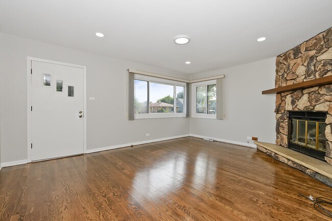 Foto del edificio - 6820 W Crandall Ave