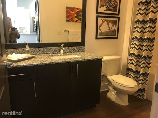 Foto del edificio - 1 br, 1 bath  - 49 W Colonial Dr