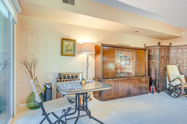 Building Photo - 8406 Mina Loma Ct